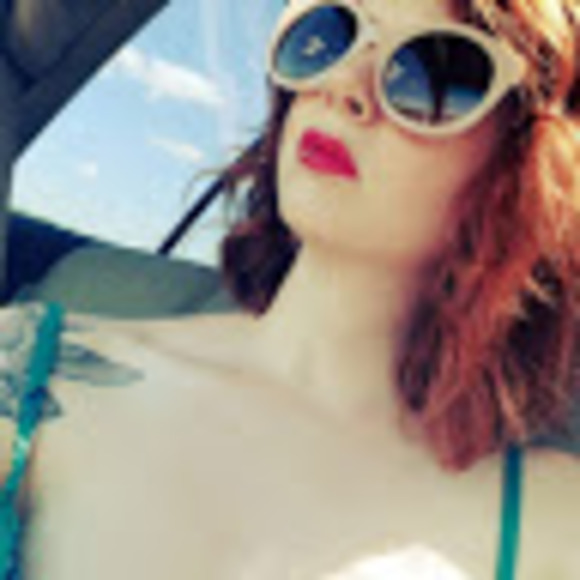 Profile Picture of Grace Macmillan (@littlesharkcat) on Poshmark