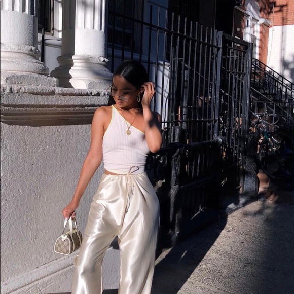 Profile Picture of Kelly Castro (@kellycastro000) on Poshmark