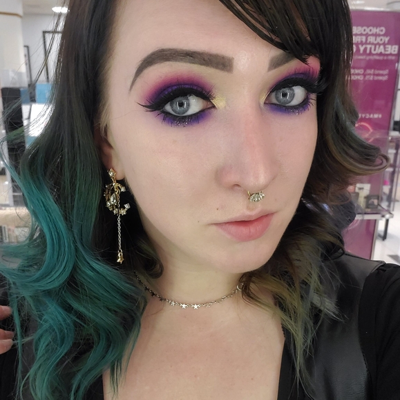 Profile Picture of Cherrie Edwards (@cherrieedwards) on Poshmark