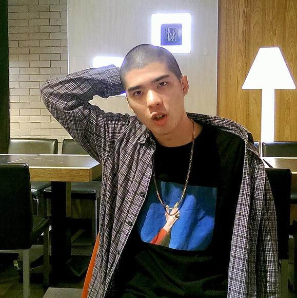 Profile Picture of Wayne Huang (@waynehuang119) on Poshmark