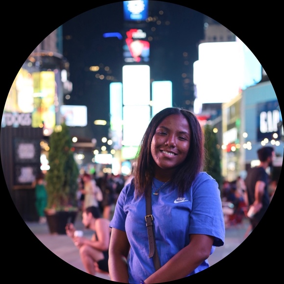 Profile Picture of Jessica Duroselle (@jessie_xoxo3) on Poshmark