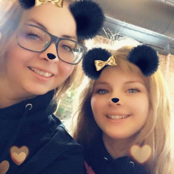 Profile Picture of Laura Rowton (@rowton_1) on Poshmark