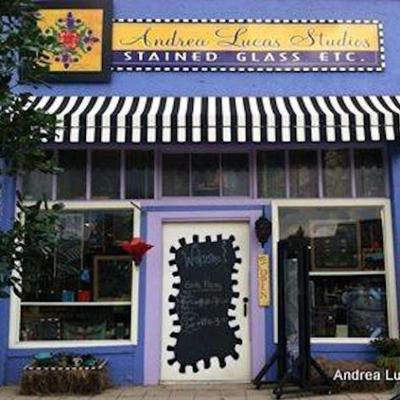 Profile Picture of Andrea Lucas Studios (@StainedGlassAL) on Twitter