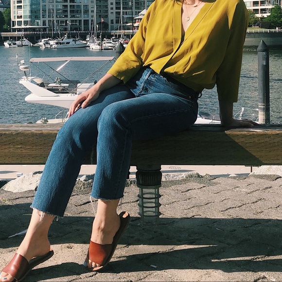 Profile Picture of Anel Samarron (@anelthrifts) on Poshmark