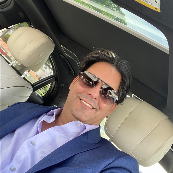 Profile Picture of Daniel Yanes (@danielyanes339) on Poshmark