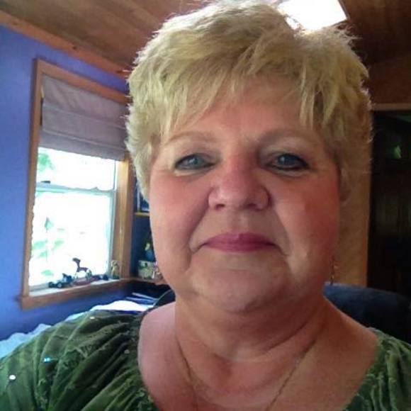 Profile Picture of Cheryl Ertley (@clertley) on Poshmark