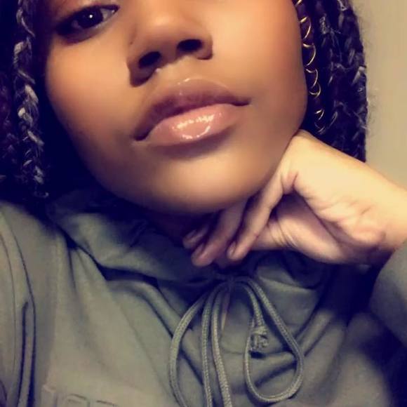 Profile Picture of Lisa Ali (@lisaali348) on Poshmark