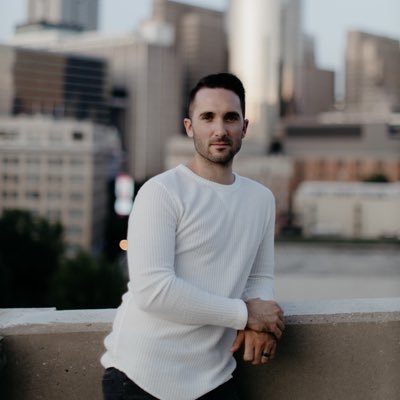 Profile Picture of Derek Myers (@derekmyersmusic) on Twitter