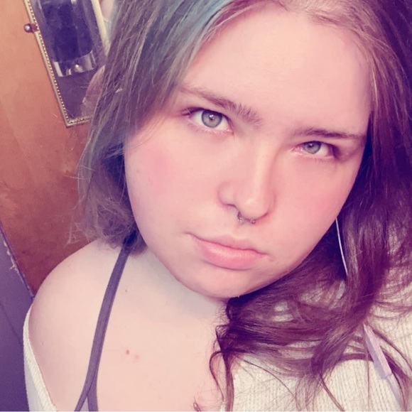 Profile Picture of Madison Riesenberger (@maddieclaire719) on Poshmark