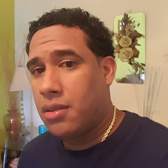 Profile Picture of Rafael Portes (@rafyportes02) on Poshmark