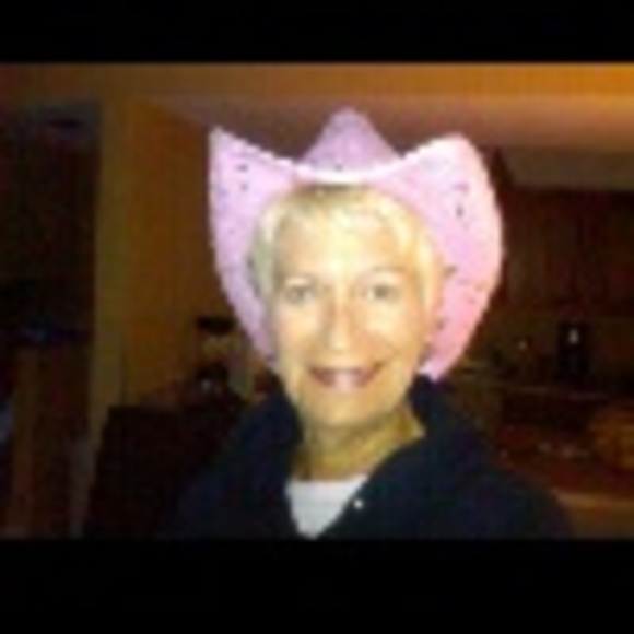 Profile Picture of Kathy Indish (@katj76_98) on Poshmark