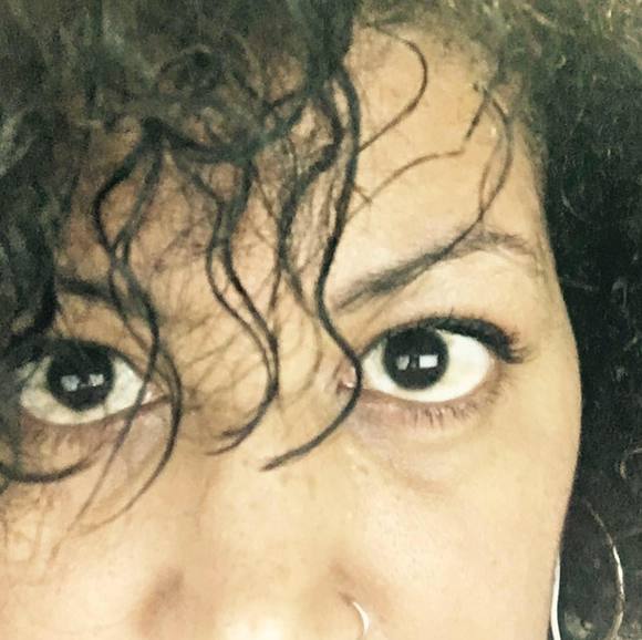 Profile Picture of Valerie Grendell (@virtualval2001) on Poshmark