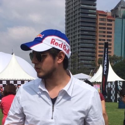 Profile Picture of Sergio Lezama (@miesvanderSrch) on Twitter