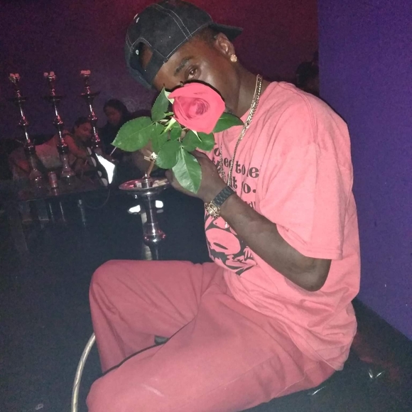 Profile Picture of Steven Doss (@stevenldoss) on Poshmark