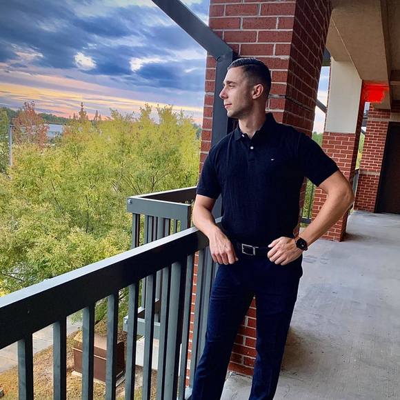 Profile Picture of Alex Abbott (@abbisdashit) on Poshmark