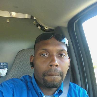 Profile Picture of Ronald Mays (@chillerwoman771) on Twitter