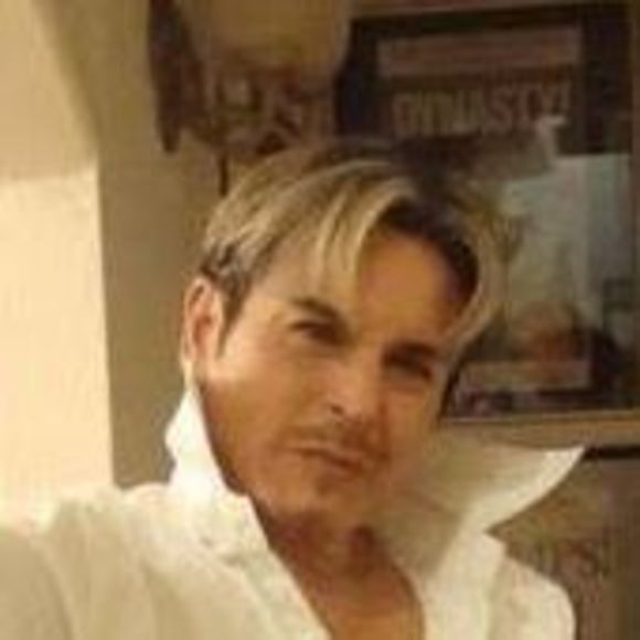 Profile Picture of Brad L munoz (@brad61) on Poshmark