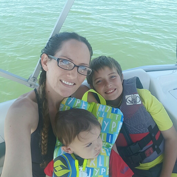 Profile Picture of Brittney Armentrout (@brittney3215) on Poshmark