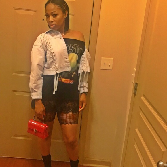 Profile Picture of Portia Tanksley (@nooneyworld) on Poshmark