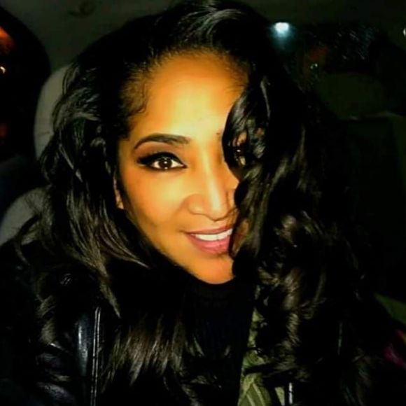 Profile Picture of Alice Brundage (@alicebrundage) on Poshmark