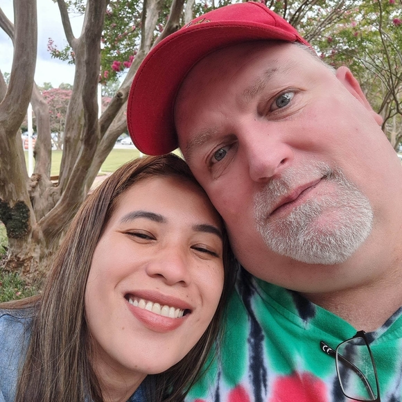 Profile Picture of Stephen Olson (@seolson1968) on Poshmark