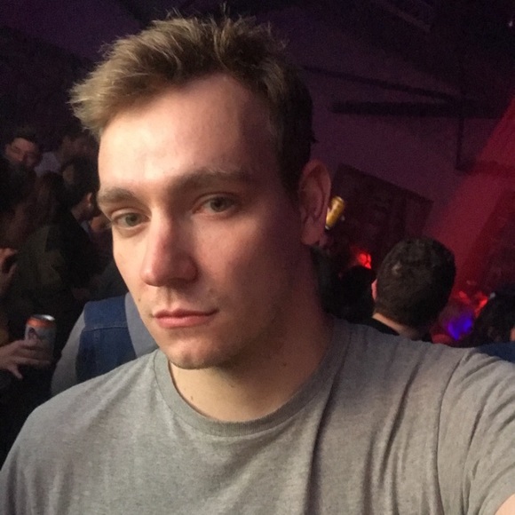 Profile Picture of Michael Bonow (@mchlbnw) on Poshmark