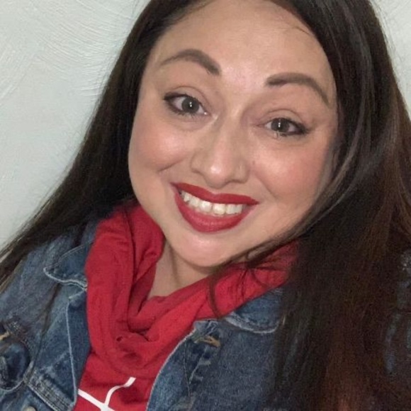 Profile Picture of Bianca Pallan (@bpallan2211) on Poshmark