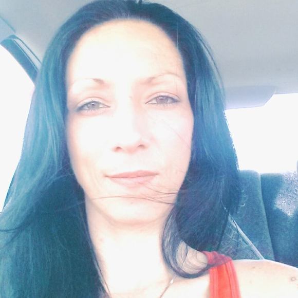 Profile Picture of Kara Binnicker (@kabi35) on Poshmark