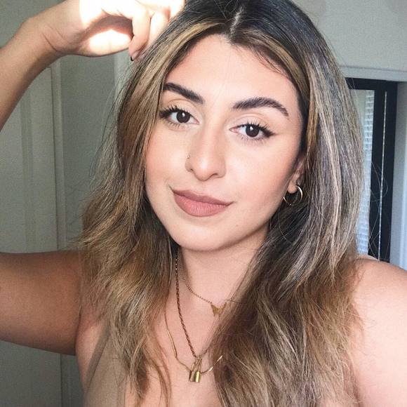 Profile Picture of Nathaly Cabrera (@nathcab) on Poshmark