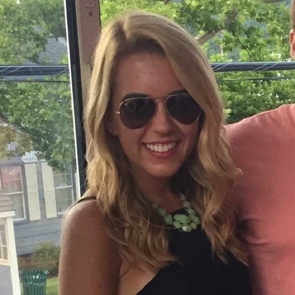 Profile Picture of Alexandria Kozak (@alexkozy) on Poshmark