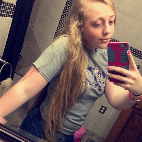 Profile Picture of Cassandra Beckman (@cassie_beckman) on Poshmark