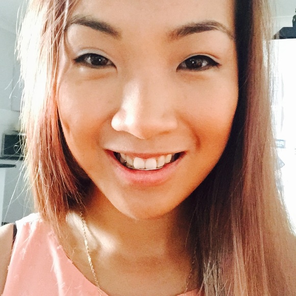 Profile Picture of Arianne Biason (@ariannebiason) on Poshmark