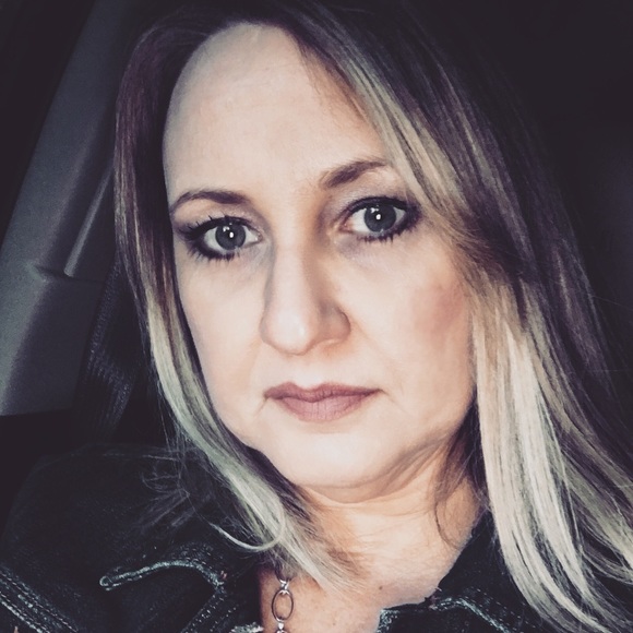 Profile Picture of Janet Rakes (@jlrakes) on Poshmark