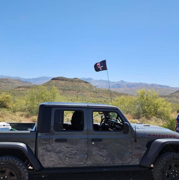 Profile Picture of Lisa Dailey (@lrd67) on Poshmark