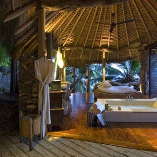 Profile Picture of Carrie Compulsive (@carrie.compulsive) on Facebook