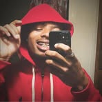 Profile Picture of Dee Cho (@Dee-Cho) on Facebook