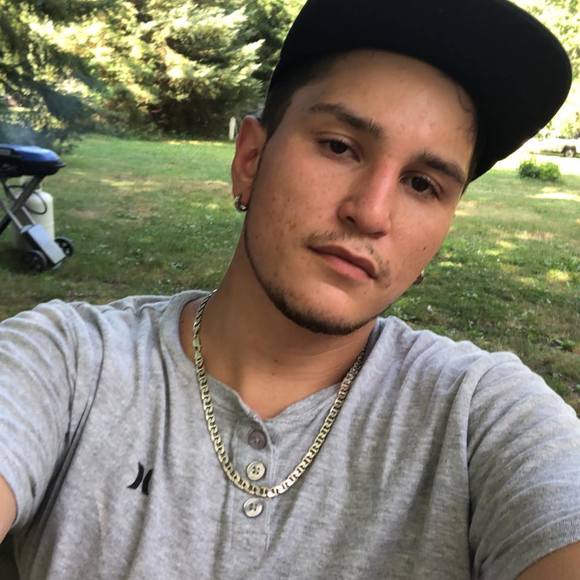 Profile Picture of Edward Jeffrey (@edward696969) on Poshmark