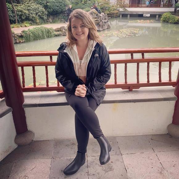 Profile Picture of Kate Schild (@kateschild) on Poshmark