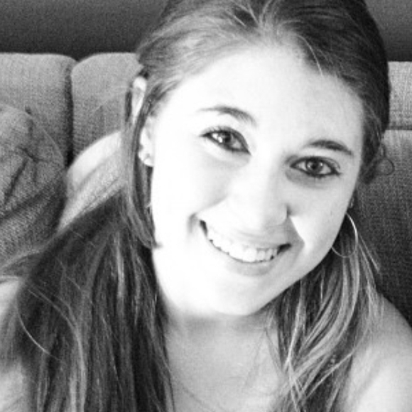 Profile Picture of Alexis Augustine (@alexismariee43) on Poshmark