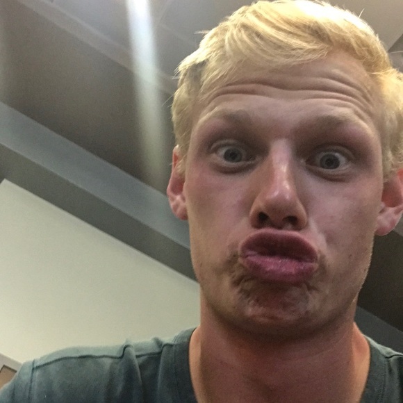 Profile Picture of Anders Carlson (@abc0070) on Poshmark