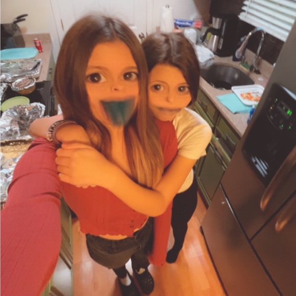 Brianna Sitzes - Poshmark Profile Picture of Brianna Sitzes (@briannasitzes) on Poshmark