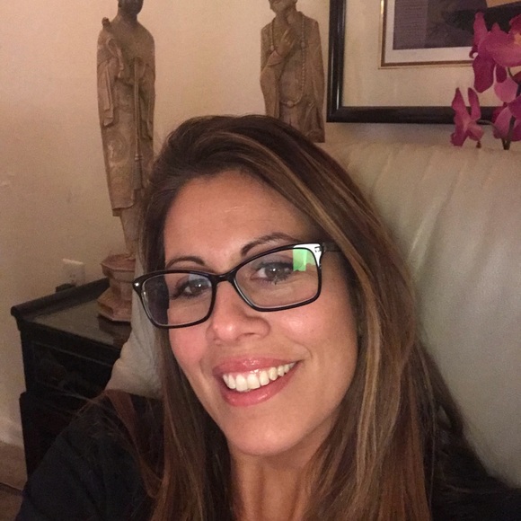 Profile Picture of Kim Shoemaker (@kshoemaker08) on Poshmark