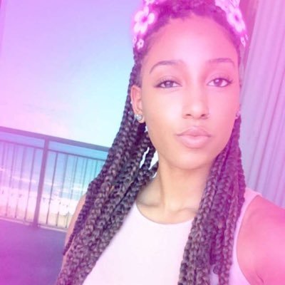 Profile Picture of April Patterson (@aprillove4693) on Twitter