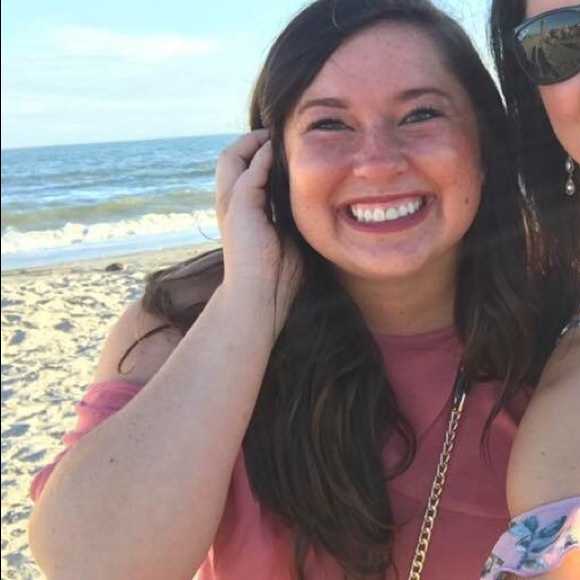 Profile Picture of Whitney Hessler (@whithessler) on Poshmark