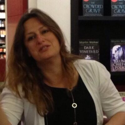 Profile Picture of Elly Griffiths (@ellygriffiths) on Twitter