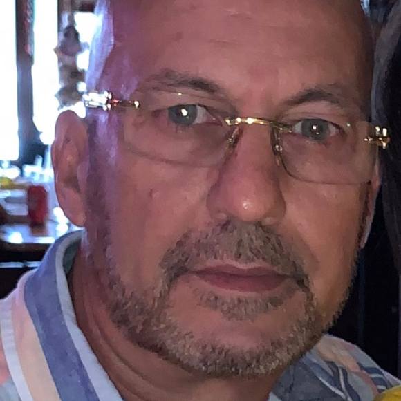 Profile Picture of Carlos Navarro (@cnavarro2731) on Poshmark