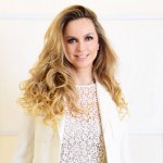 Profile Picture of Rogéria Larsen (@rogerialarsen) on Instagram