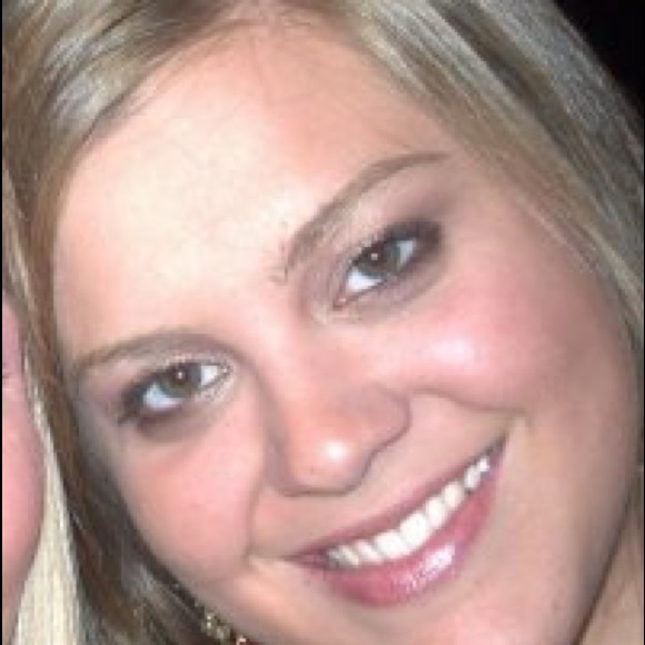 Profile Picture of Alison Hainley (@ahainley) on Poshmark