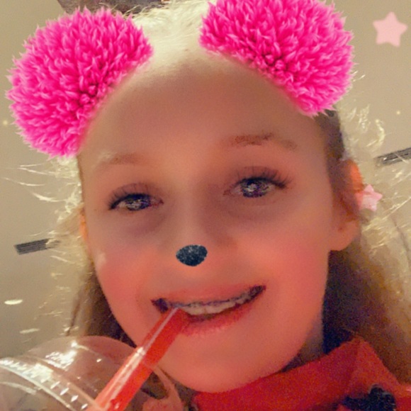 Profile Picture of Mckenna Eckdahl (@mckennaeckdahl) on Poshmark