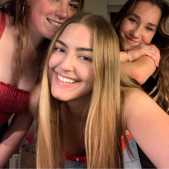 Joanna Samsel - Poshmark Profile Picture of Joanna Samsel (@jsamsel19) on Poshmark